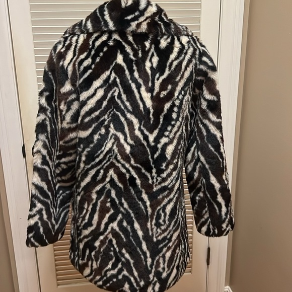 Stella + Lorenzo Plush Coat in Zebra Print, Size XSmall - Picture 11 of 16